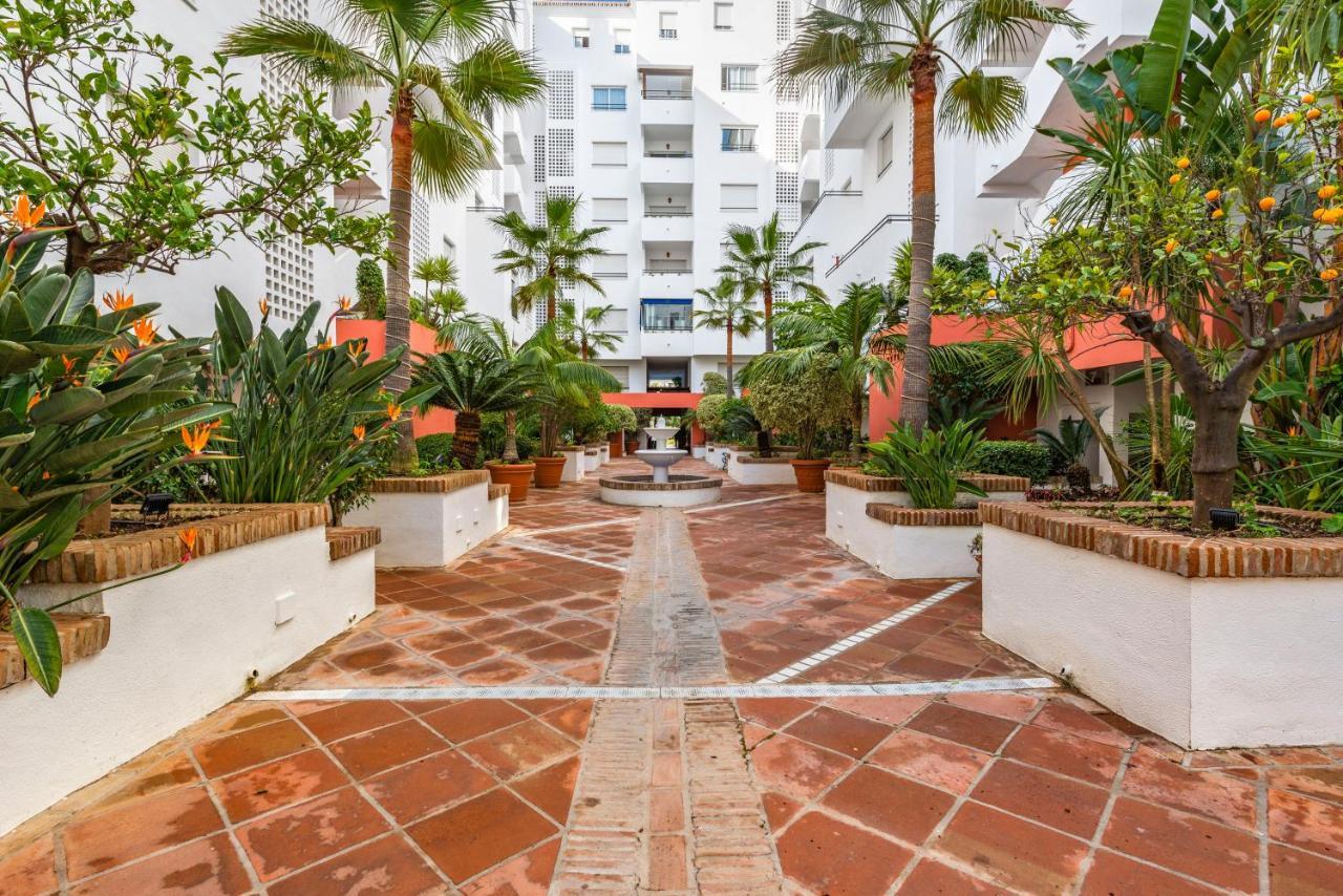 Modern Studio In Medina Garden - Puerto Banus マルベーリャ エクステリア 写真